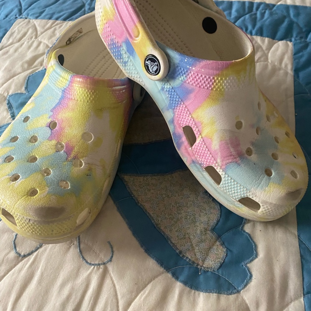 Crocs size 8